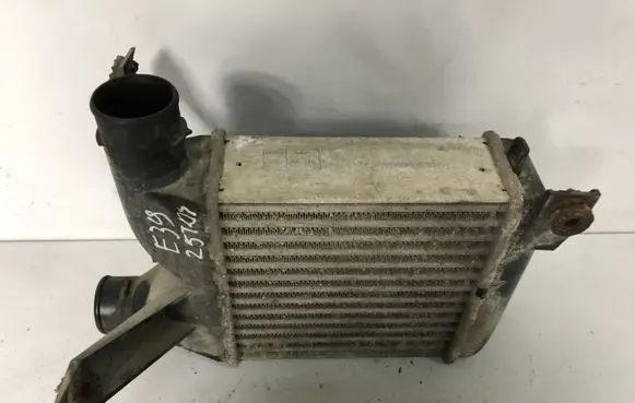 BMW 7 E38 Intercooler radiator 2246031
