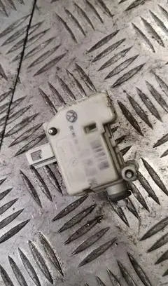 Fuel tank cap lock motor