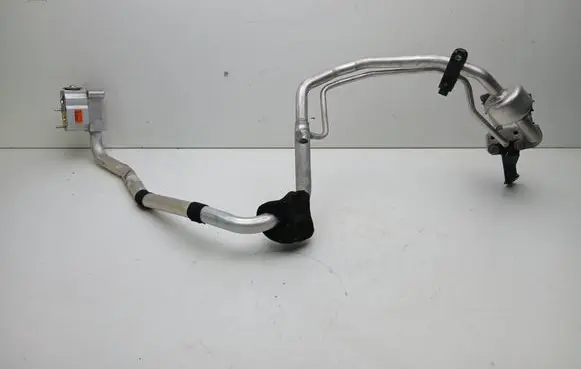 Volvo XC90 Air conditioning (A/C) pipe/hose 32260834
