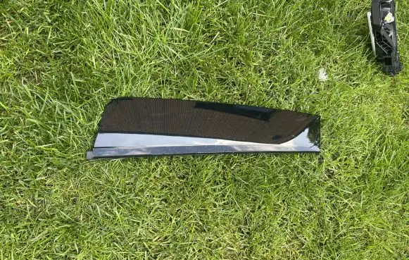 Citroen DS3 Front door glass trim molding 98228174