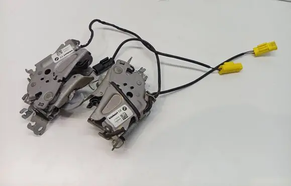 BMW 1 F40 Engine bonnet/hood lock/catch 7468349 7468350