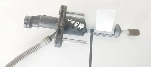 Opel Zafira A Clutch master cylinder 90581565