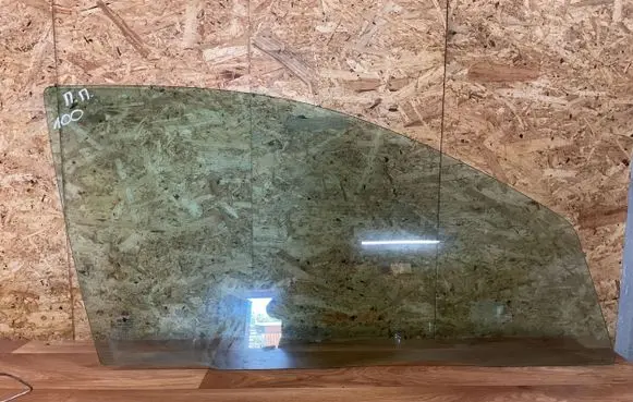 Ford Mondeo Mk III Front door window glass four-door 43R000020 DOT37M79AS2
