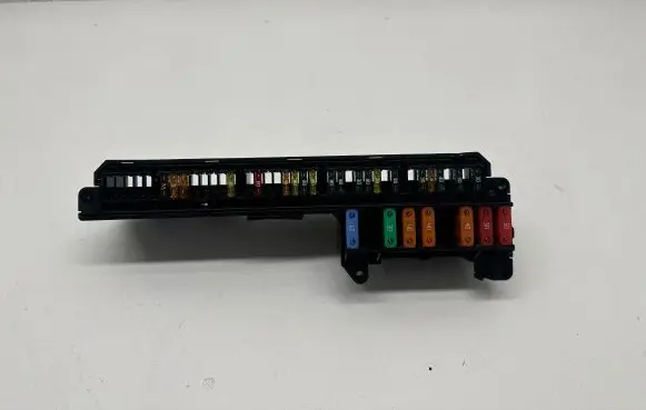 BMW 5 E60 E61 Fuse module 6957330 695733002 61146957330