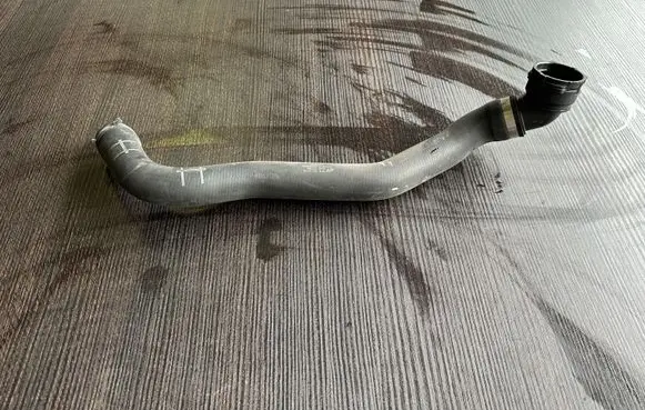 Porsche Cayenne (92A) Engine coolant pipe/hose 7P5122101C