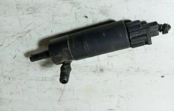 Opel Vectra C Headlight washer pump 90508709
