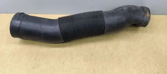 Air intake hose/pipe