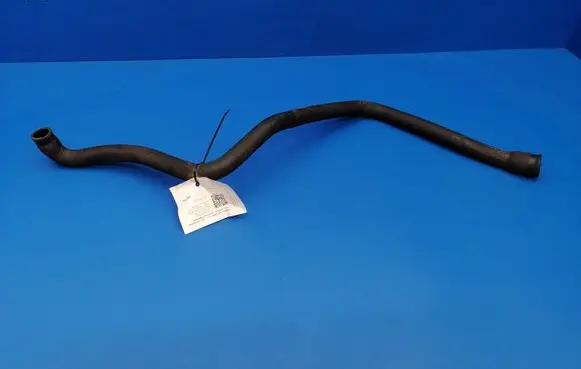 Mercedes-Benz S W126 Engine coolant pipe/hose