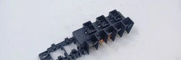 Audi A6 S6 C5 4B Fuse module 8L0941822A