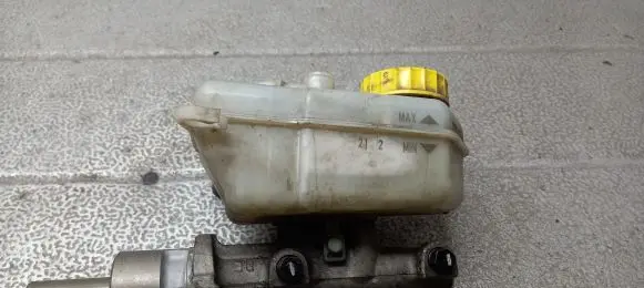Skoda Fabia Mk1 (6Y) Master brake cylinder
