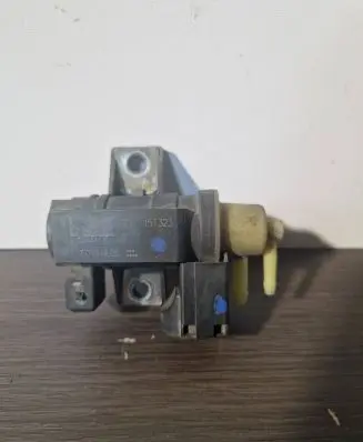 Renault Trafic III (X82) Turbo solenoid valve 8200790180 15T323 70181405