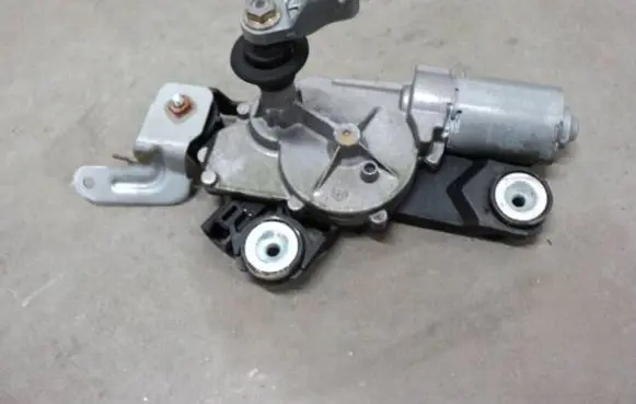 Mazda 3 I Rear window wiper motor 0390201588