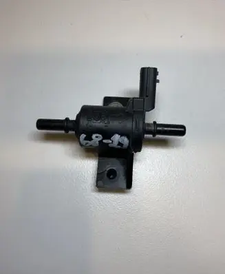 Nissan Juke I F15 Turbo solenoid valve 208859042R