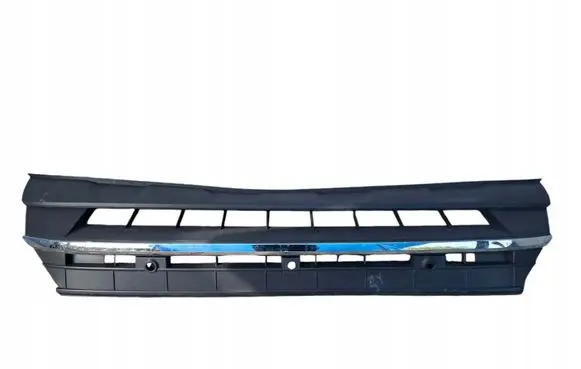 Volkswagen Touareg III Front grill 760807061A