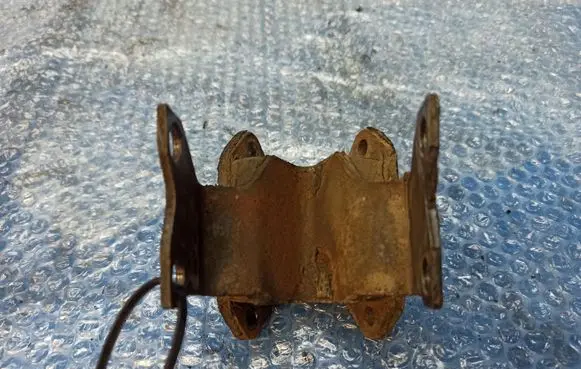 Jaguar XJS Rear differential/diff mount bracket 