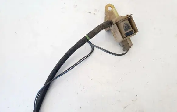Audi A4 S4 B5 8D Turbo solenoid valve 437906283A
