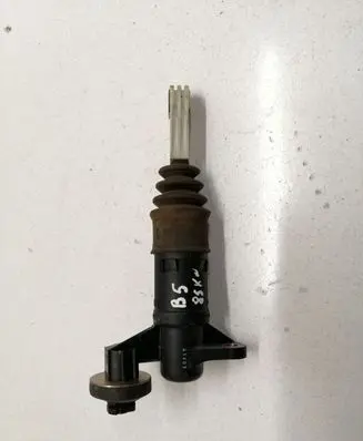 Volkswagen PASSAT B5 Clutch master cylinder 8E1721401C