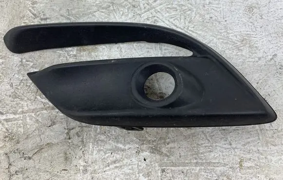 Mazda 3 II Front fog light trim/grill B63C50C21