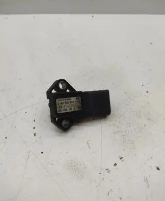 Volkswagen Touareg I Air pressure sensor 038906051 0281002401