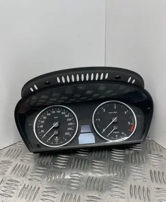 BMW 5 E60 E61 Speedometer (instrument cluster) 62109104389