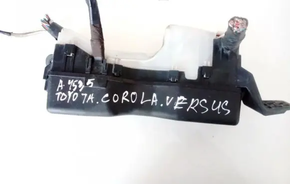 Toyota Corolla Verso AR10 Fuse box set