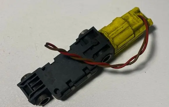 Audi A4 S4 B7 8E 8H Airbag deployment crash/impact sensor 8E0959651A