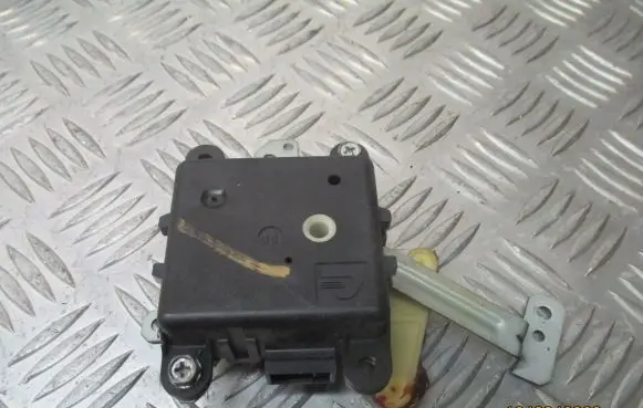 Nissan Almera Tino A/C air flow flap actuator/motor 3N58030820