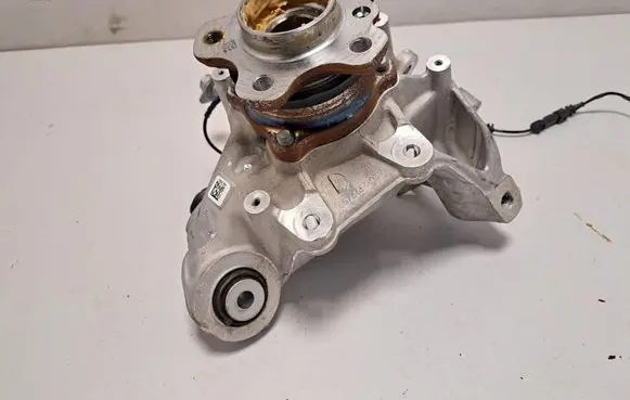 BMW X5 G05 Rear wheel hub 6876654 6876652