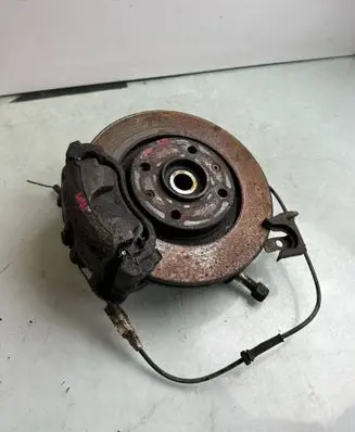 Citroen C4 I Front wheel hub spindle knuckle 543