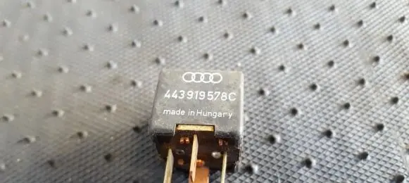 Audi A4 S4 B5 8D Other relay 443919578C 899519