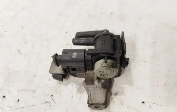 Volkswagen PASSAT B6 Turbo solenoid valve 1k0906283