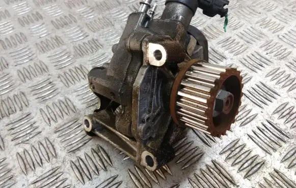 Nissan NV200 Fuel injection high pressure pump 0445010704 820143484