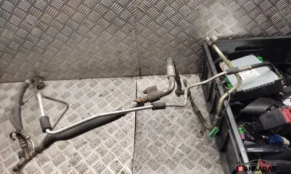 Volvo XC60 Air conditioning (A/C) pipe/hose 
