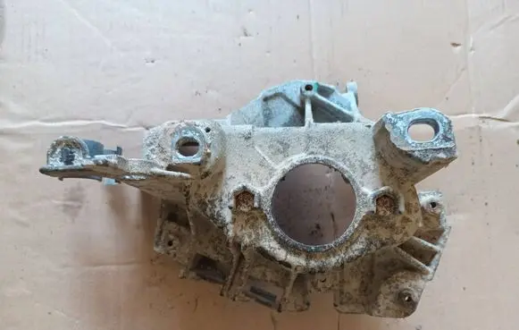 Renault Kangoo I Engine mounting bracket 430825