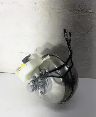 BMW 5 G30 G31 Brake booster 6861210 03785790014