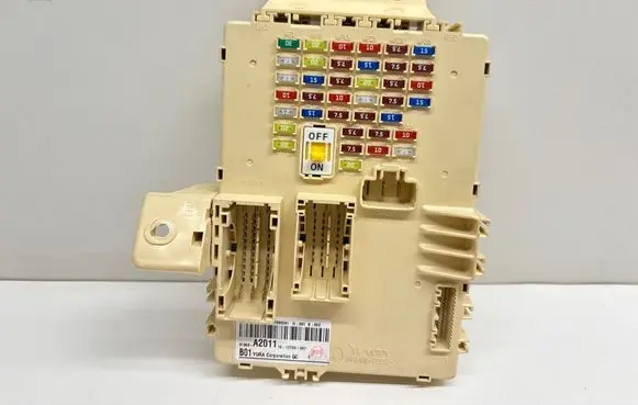 KIA Ceed Fuse module 91950A2011 1012709007 A20111207090241