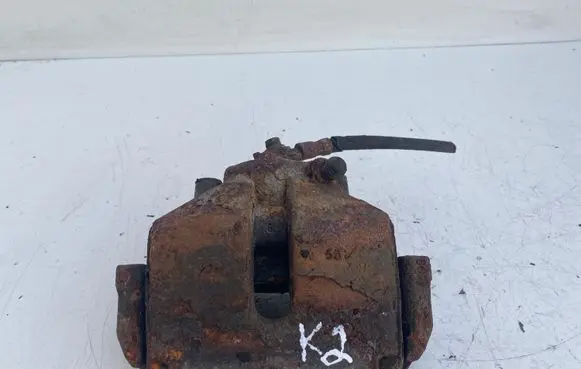Volkswagen Touran I Front brake caliper