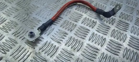 Mercedes-Benz C AMG W205 Positive cable (battery)