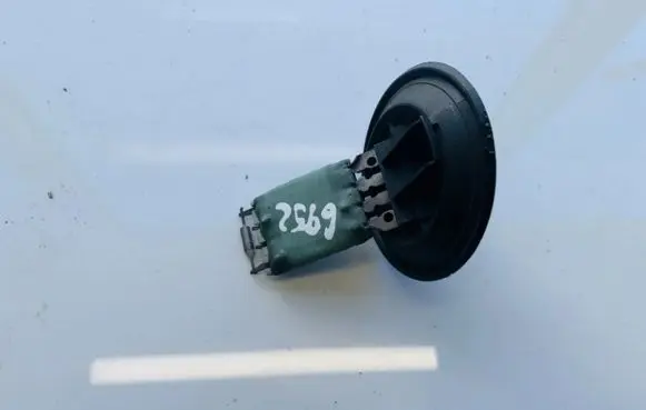 Volkswagen Fox Heater blower motor/fan resistor 12375
