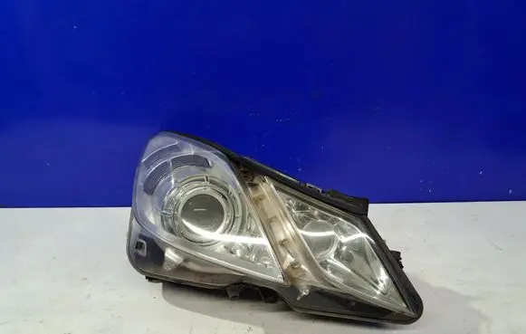 Mercedes-Benz E A207 Headlight/headlamp A2078204461