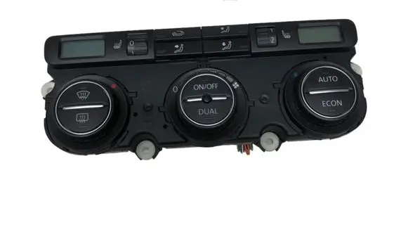 Volkswagen PASSAT B6 Climate control unit 74677532