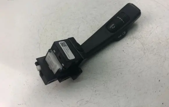 Volvo V40 Indicator stalk 31394001