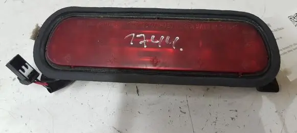 KIA Sorento Third/center stoplight 927003E0