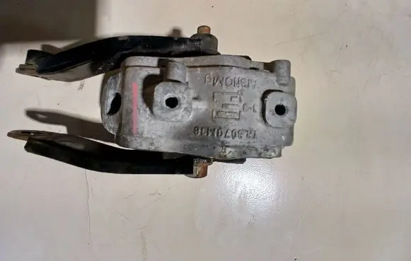 Volvo V60 Front differential mounting bracket 30748174