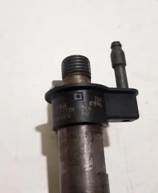 BMW 5 E60 E61 Fuel injector 4AAAPH 779787705 0445116