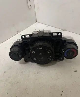 Ford Fiesta Climate control unit 8A6119980AE