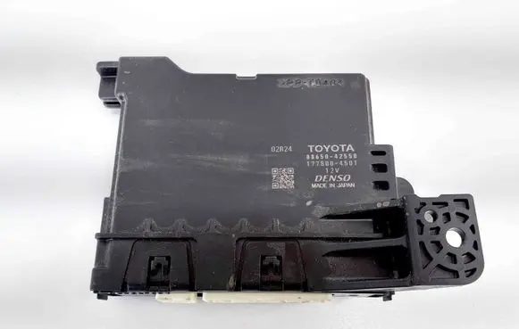 Toyota RAV 4 (XA40) Other devices 8865042550
