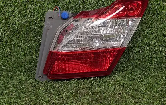 Infiniti M Tailgate rear/tail lights BF28