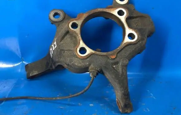 Nissan Sentra B17 Rear wheel hub spindle/knuckle 400141KA1A