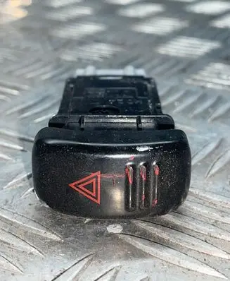 Opel Frontera B Hazard light switch M16328